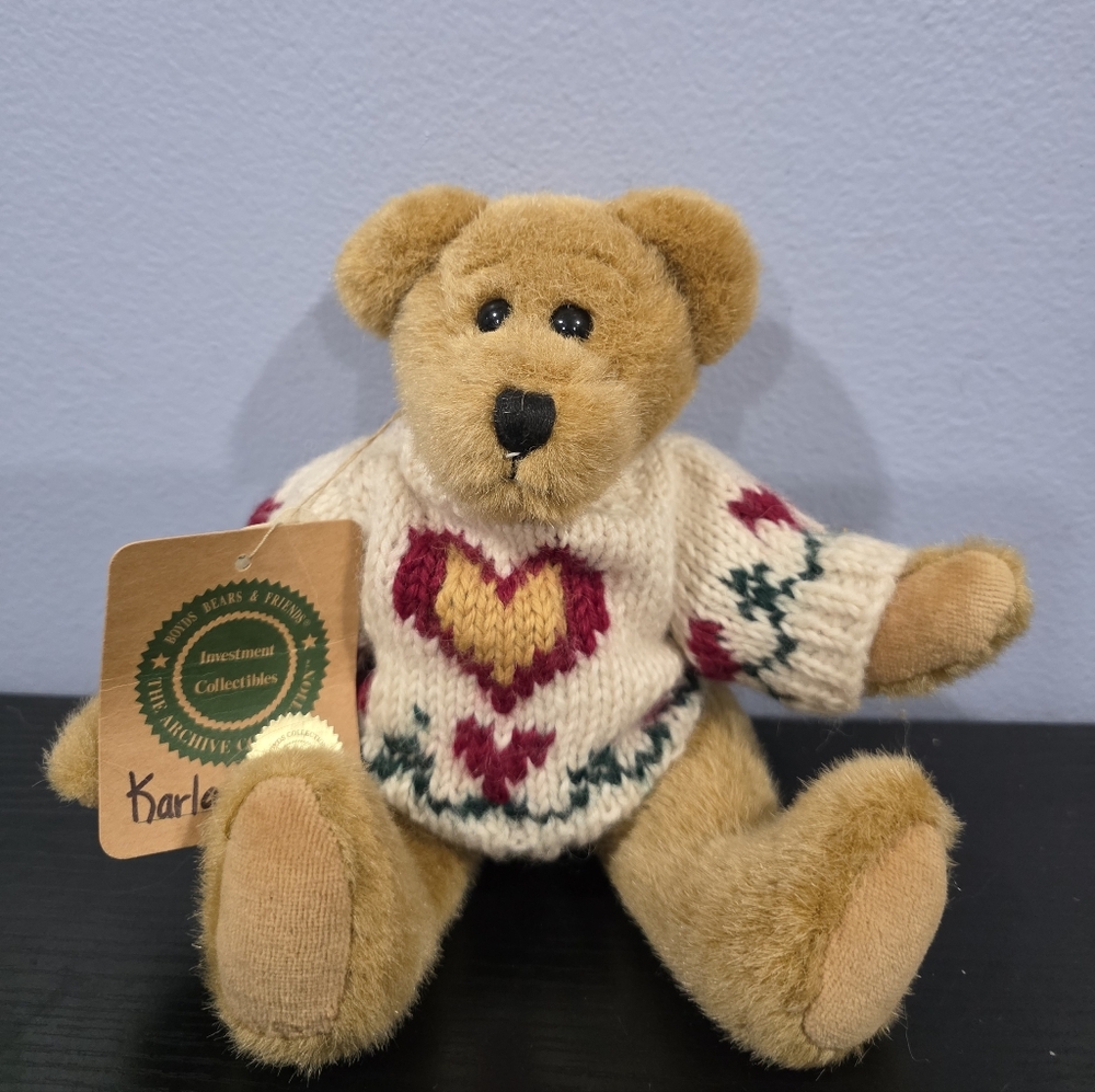 Keepsake Boyds Bear with Heart Knit Sweater